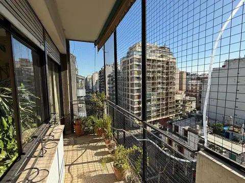 5 ambientes con balcón al frente - 120m2