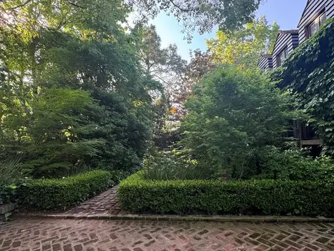 Casa 6 ambientes con 3 baños