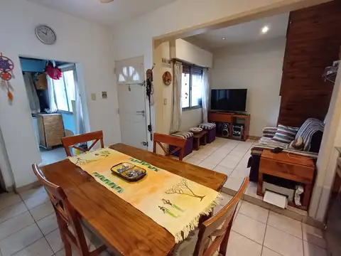 Adelina Hue 3200, Piso 1