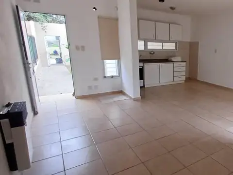 Casa en Alquiler al Oeste