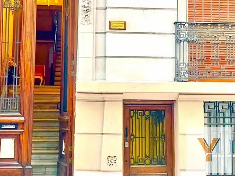Montevideo e/ Avenida Rivadavia y Bartolomé Mitre.