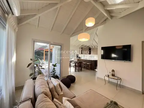 Casa en Venta en Haras María Elena, USD 250.000