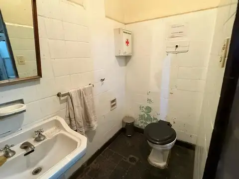 Casa de 4 Ambientes con Galpon en Villa Urquiza