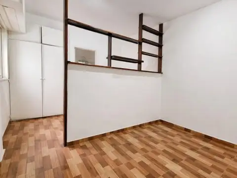 Monoambiente dividido en muy buen estado