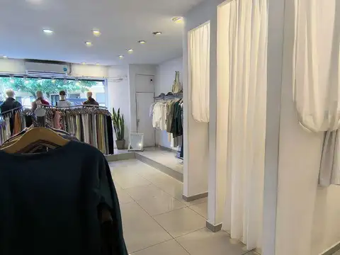 Local en Venta 40 años