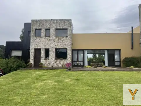 Casa en venta - 6 Dormitorios 6 Baños - 23.900Mts2 - Mar del Plata
