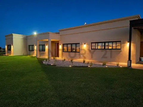 Casa en Venta en Chacras de la Trinidad, USD 369.000