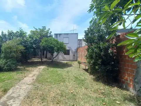 VENTA CASA 4 AMB. CON DEPARTAMENTO ADICIONAL Y FONDO