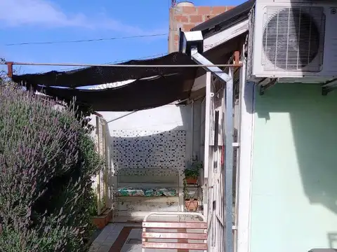 Casa 3 ambientes con 1 baño