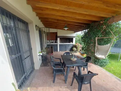 Casa en Acequias del Aire con 3 dormitorios y  pileta - Roldán