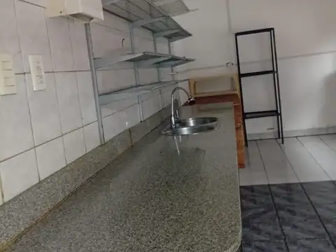 LOCAL COMERCIAL EN POTRERO DE LOS FUNES