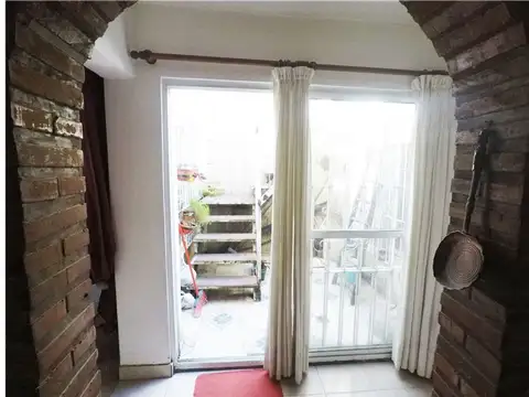 Depto Tipo Casa 4 ambientes con 2 baños