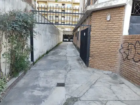 Cochera en buena ubicación Ramos Mejía