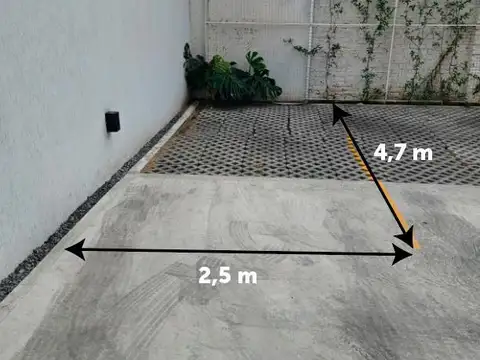 Int. Campos al 1700 Cochera Cubierta