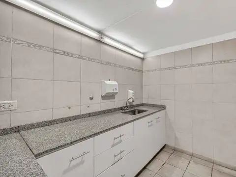 Local en Venta 66 años
