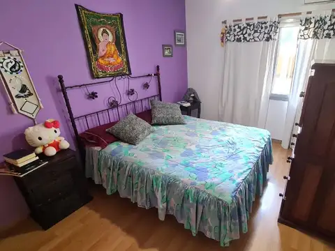 Alem 1200. Dúplex de 2 dormitorios, propiedad de pasillo