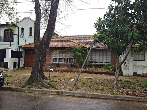 VENTA casa con dos dormitorios y patio Muy buena ubicación