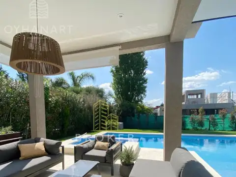 Casa 4 ambientes con 2 baños