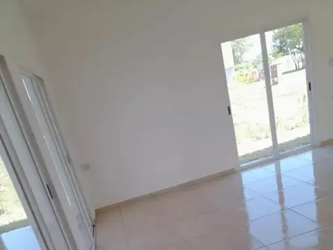 Casa en Alquiler con 2 cocheras