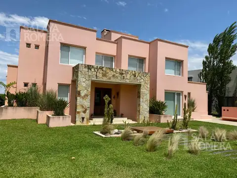 Casa Venta 6 ambientes Isla Santa Mónica - Pileta Muelle Privado Vistas Panorámicas