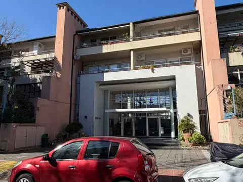 Excelente y Amplio Departamento de 4 Amb con 2 Terrazas Propias y Doble Cochera con Amenities