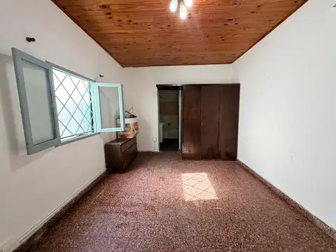 Depto Tipo Casa en Alquiler en Santos Lugares, $ 480.000
