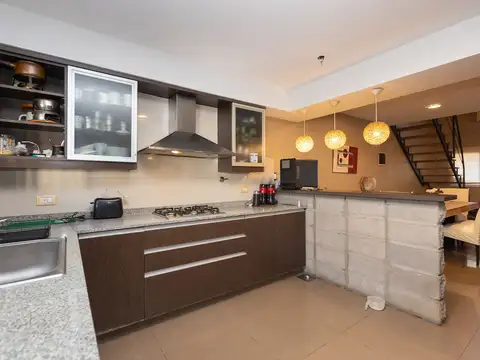 VENTA CASA EN CIUDAD JARDIN 5 AMB - PERMUTA
