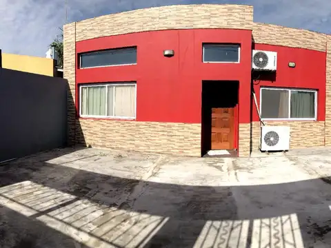 Casa en venta - 3 dormitorios 1 baño - Cocheras - 376mts2 - Villa Parque Sicardi