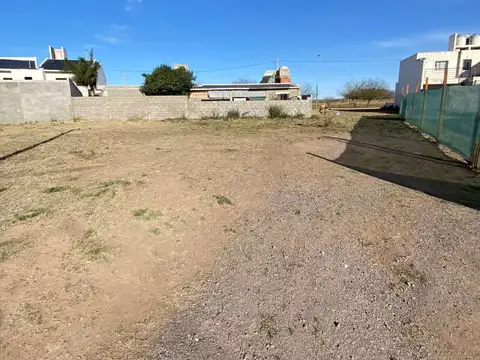 LOTE en Valle Cercano El Recreo 269m2 Apto Duplex