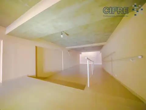 Local a la vía publica de 164m2 VENTA CON RENTA! Posibilidad de comprar con cómodas cuotas!