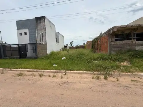 TERRENO 10 X 30 EN BARRIO REVIDATTI