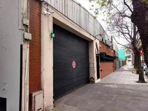 Galpon en Venta Villa Ortuzar Belgrano Lote De 700 M2 Y 750 Cubiertos
