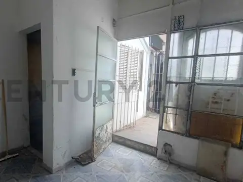 77 entre 27 y 28 1800, Piso 0