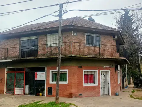 impecable dpto en planta baja, ubicado a dos cuadras de la estación de A. Sordeaux.
