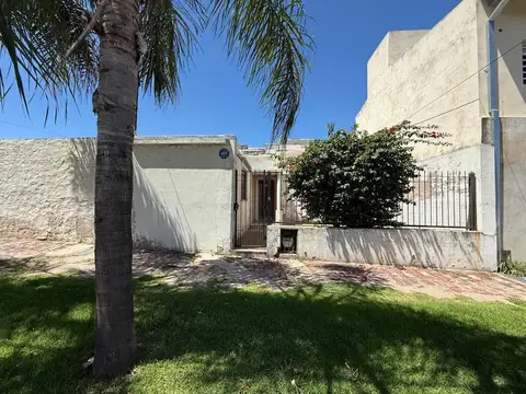 Casa 7 ambientes con 1 baño