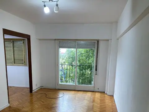 Alquiler Dpto. 3 amb. con balcón al frente Almagro