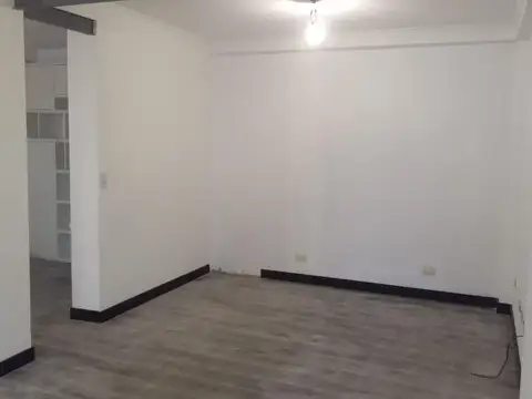 Depto Tipo Casa 4 ambientes con 2 baños