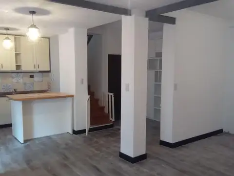 Depto Tipo Casa en Alquiler en Villa Ballester, $ 1.450.000