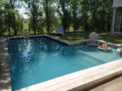 Casa en Venta con 4 cocheras