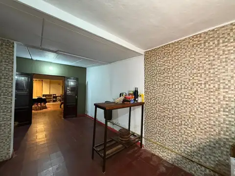 Casa 10 ambientes con 2 baños