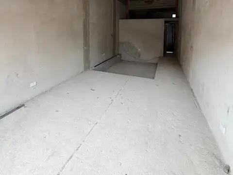 Local en Alquiler en Villa Luzuriaga, $ 700.000