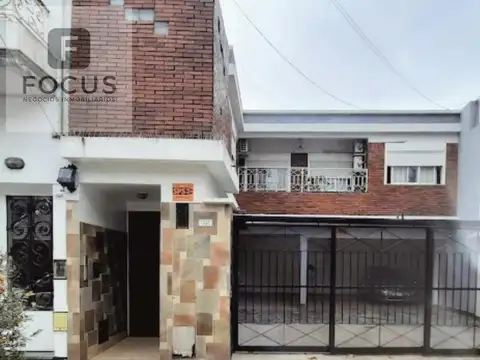 Venta PH 3 ambientes Villa Luro, al frente con Patio