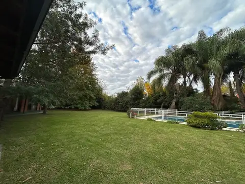 Casa 5 ambientes con 3 baños