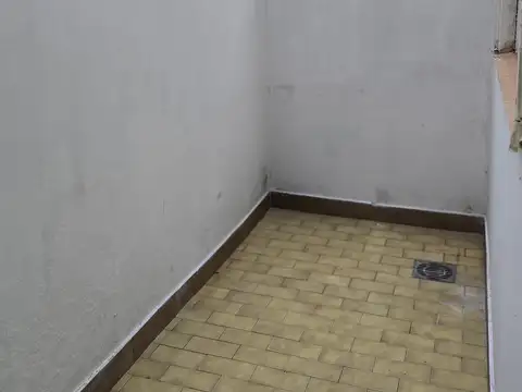 Excelente Zona, A Metros Estación De Malaver, 2 Ambientes Amplios   Leer Requisitos  