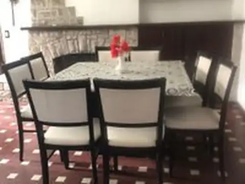 CHALET CON 4 DORMITORIOS A METROS DE LAS PLAYAS NO AUTORIZA GRUPO DE JOVENES