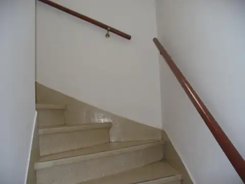 Depto Tipo Casa en Alquiler de 4 ambientes