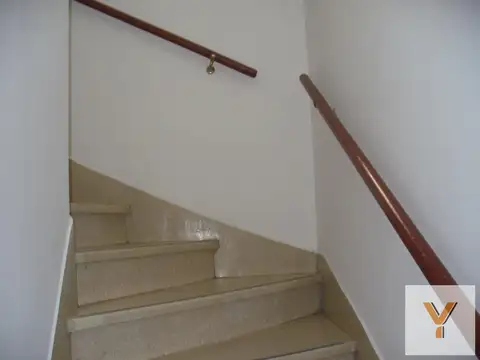 Depto Tipo Casa en Alquiler de 4 ambientes