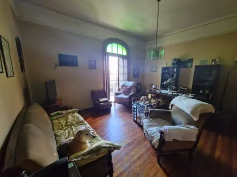 Depto Tipo Casa en Venta 80 años