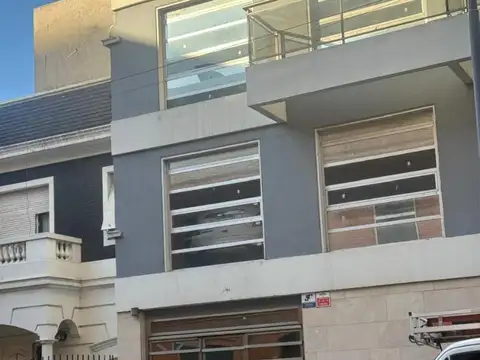 Cochera en venta sobre AV Martin Garcia