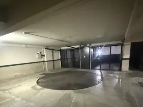 Cochera en venta sobre AV Martin Garcia